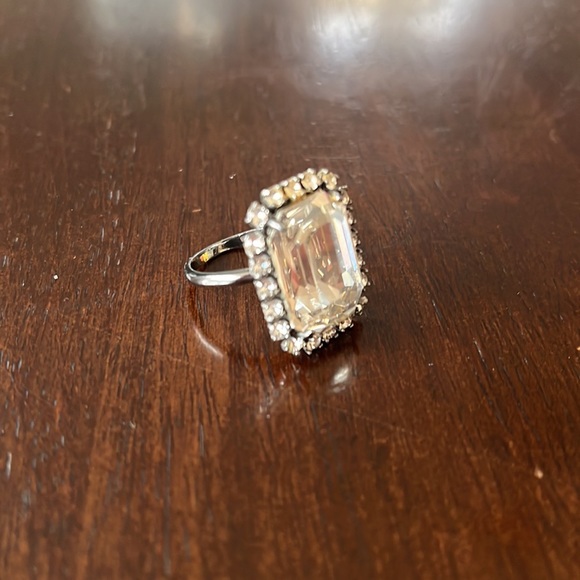 Swarovski Cocktail Ring - Picture 4 of 9